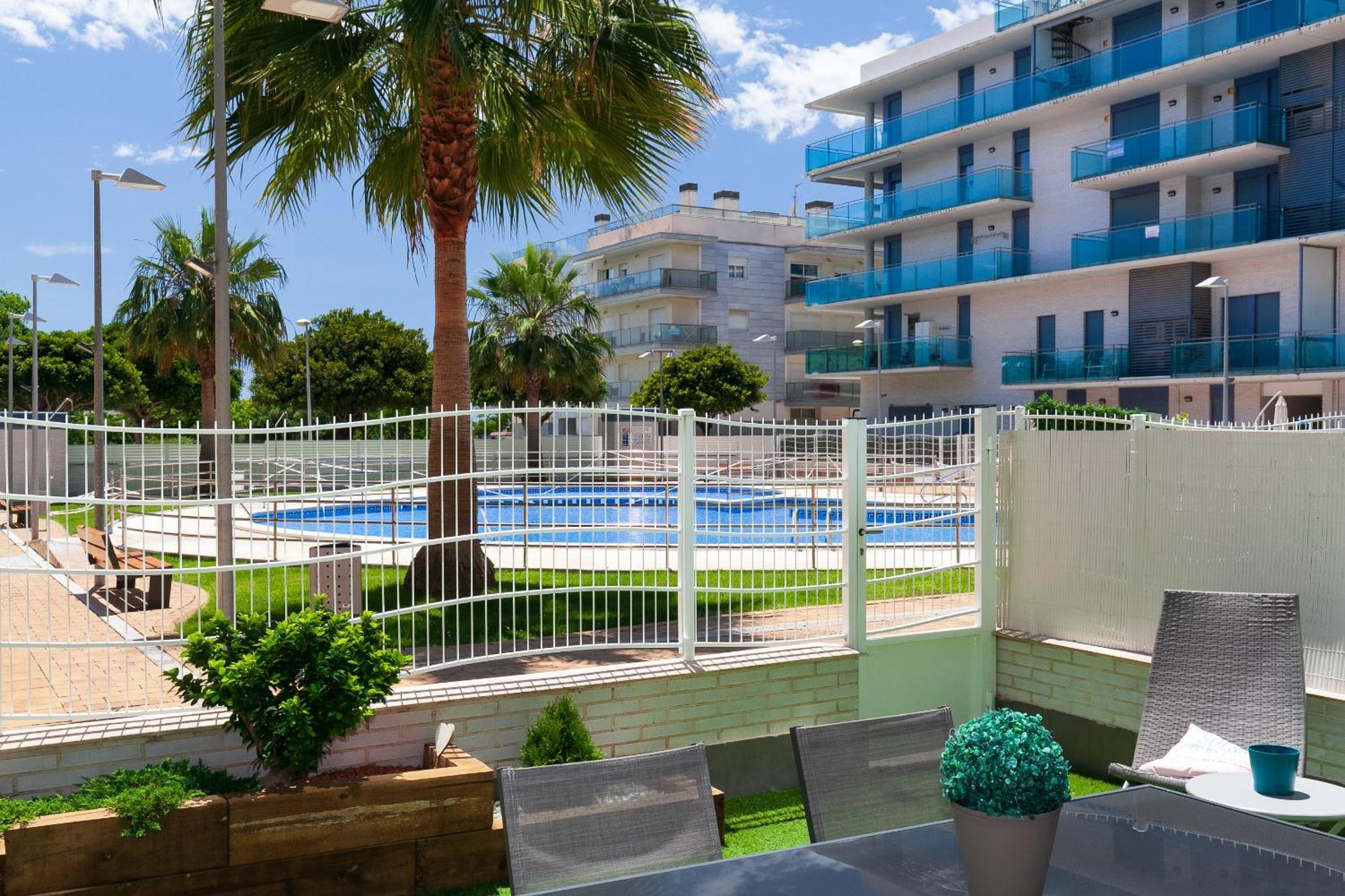Апартаменты Uhc Mar Augusta Family Complex Камбрильс Номер фото
